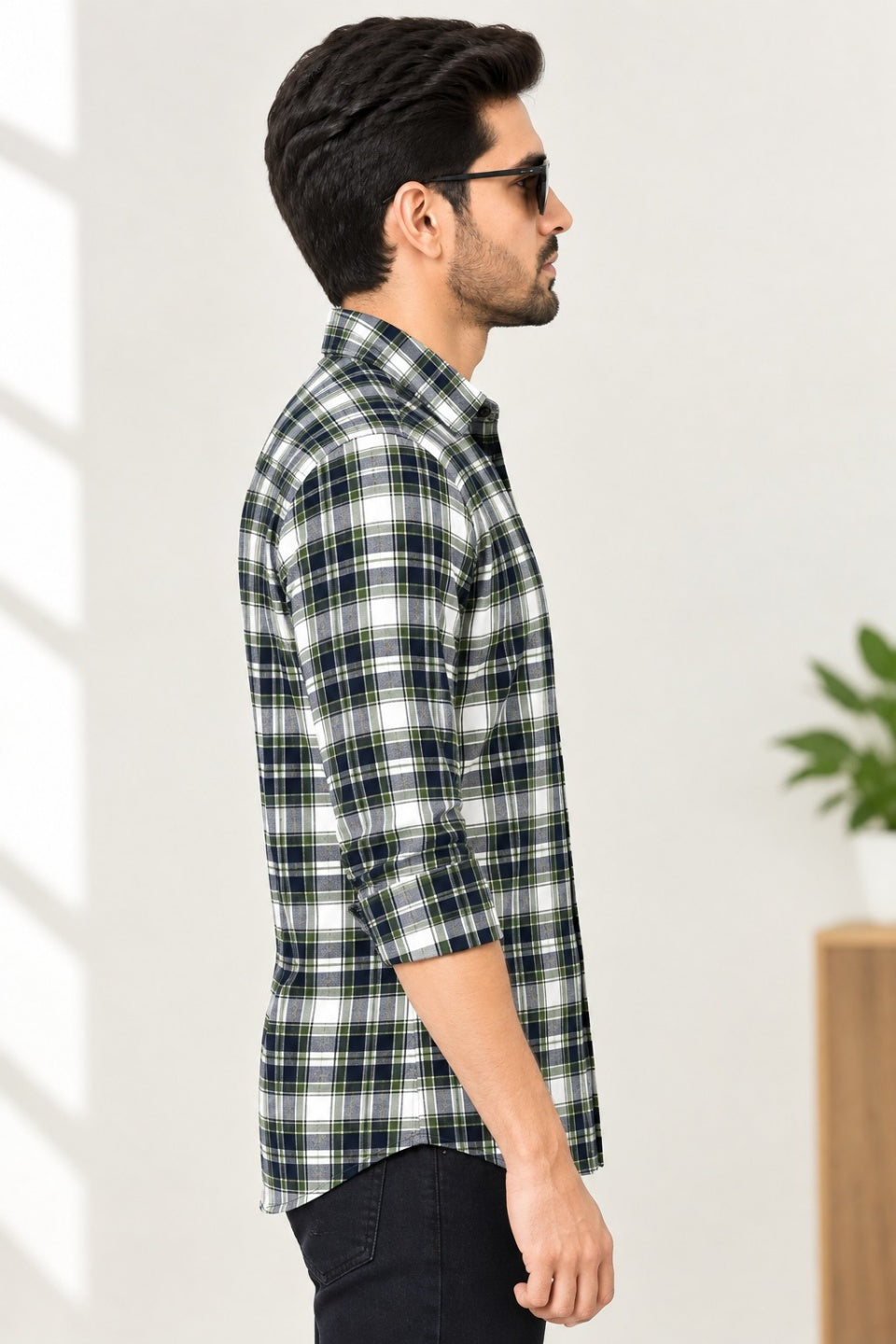 Men Relaxed Checked Casual Shirt